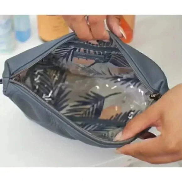 LUG Volley Matte Luxe Vegan Leather Pouch/Cosmetic Bag/Toiletry Bag - Picture 8 of 10